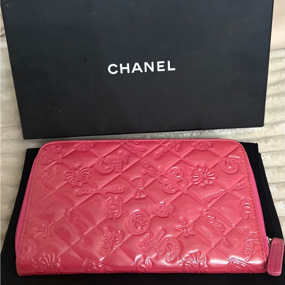 Chanel charms Patent Leather Zip organizer Wallet - Pink🔥 - Picture 5 of 13